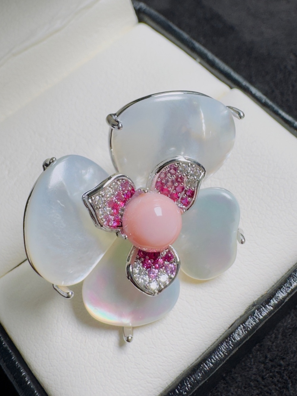 Natural Mother of Pearl & Pink Shell Flower Ring